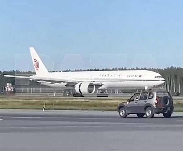 You are currently viewing Flight From London Heathrow Forced to Land In Russia After ‘Engine Failure’