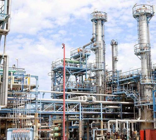 Read more about the article Nigeria’s Factories Go Local To Survive Currency Turmoil