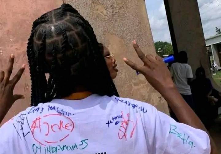 You are currently viewing Sign-out Bans Spread Across Nigeria, Netizens React