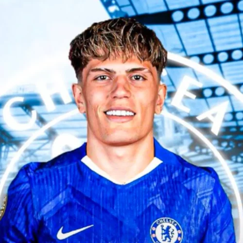 Read more about the article Garnacho Arrives at Chelsea as £40M Move From Man Utd Moves Closer