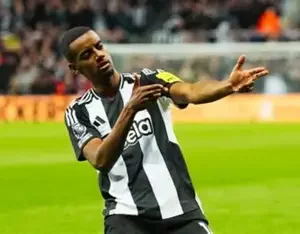 Newcastle Co-Owner Holds Talks With Alexander Isak at the Liverpool Target's Home as Club Look to Reintegrate Him Into Squad 2 download 1 1