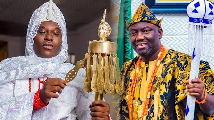 You are currently viewing ‘Empty Threat’: Ooni Taunts Alaafin Over Ultimatum, Describes Monarch As Comedian