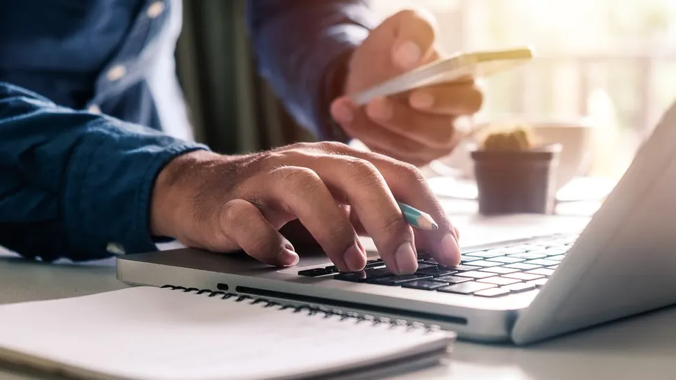 You are currently viewing The End of Laptops At Work? Desktop As A Service Is Now Cheaper And Easier To Run, Reports Claim