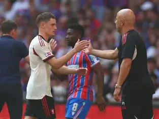You are currently viewing Arne Slot Insists Florian Wirtz Must Reach Salah’s level to Meet Liverpool Expectations