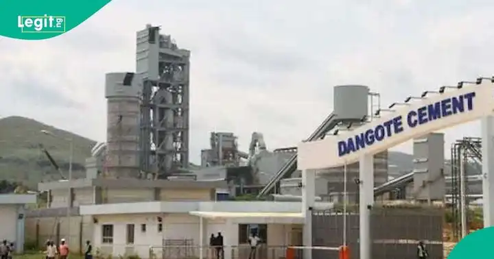 You are currently viewing Dangote Invites Young Nigerians to Apply for Its Graduate Programme, Announces Benefits, Deadline