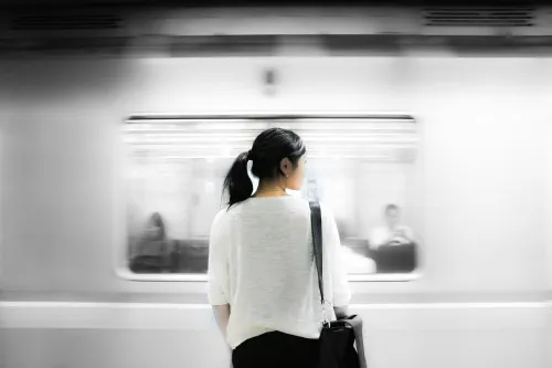 Read more about the article 3 Daily Habits that Keep Holding 99 Percent of Us Back in Life