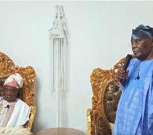 Atiku visits Ladoja in Ibadan