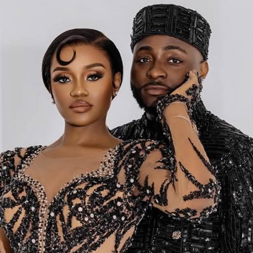Read more about the article Only The Best for My Lady, Davido Gifts Wife Chioma 2025 G-Wagon
