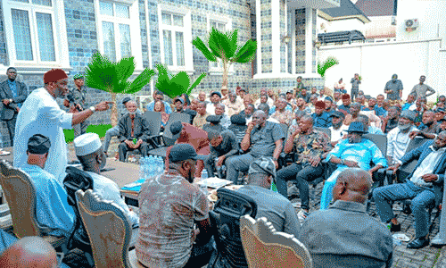 Read more about the article Deputy Speaker Benjamin Kalu Ends FG-Indigenous Contractors Standoff, Payments to Commence Monday