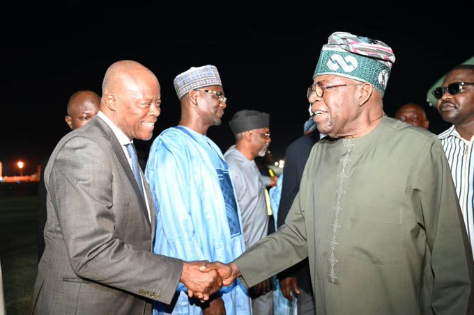 You are currently viewing Tinubu Returns to Abuja After Cutting Short Paris Leave