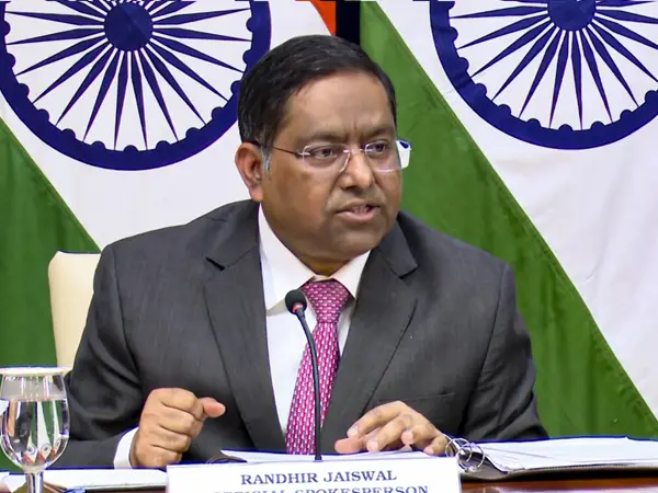 You are currently viewing India Says H-1B Visa Price Hike ‘Likely to Have Humanitarian Consequences’