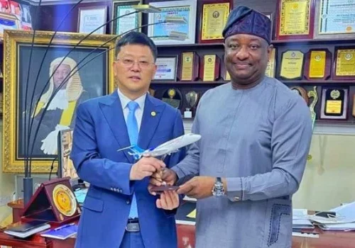 Read more about the article Keyamo, Chinese Aircraft Manufacturer Meet over Leasing Deal with Nigerian Airlines