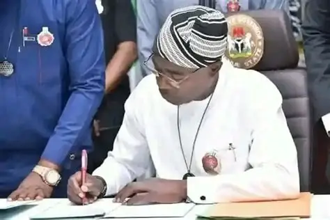 Read more about the article Gov Alia Warns Commissioners Against Sharing State Resources for Private Interest
