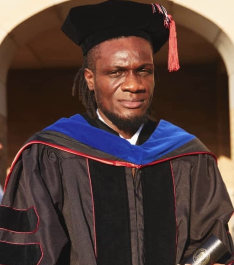 You are currently viewing Nigerian Mathematician Sets New Standard in Knot Theory Research