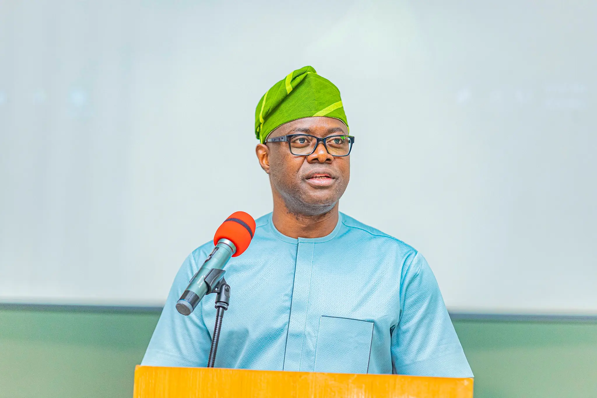 You are currently viewing Controversy Trails Gov Makinde’s N300 Billion Loan