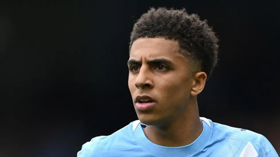 You are currently viewing Full-back Lewis Extends Man City Deal Until 2030