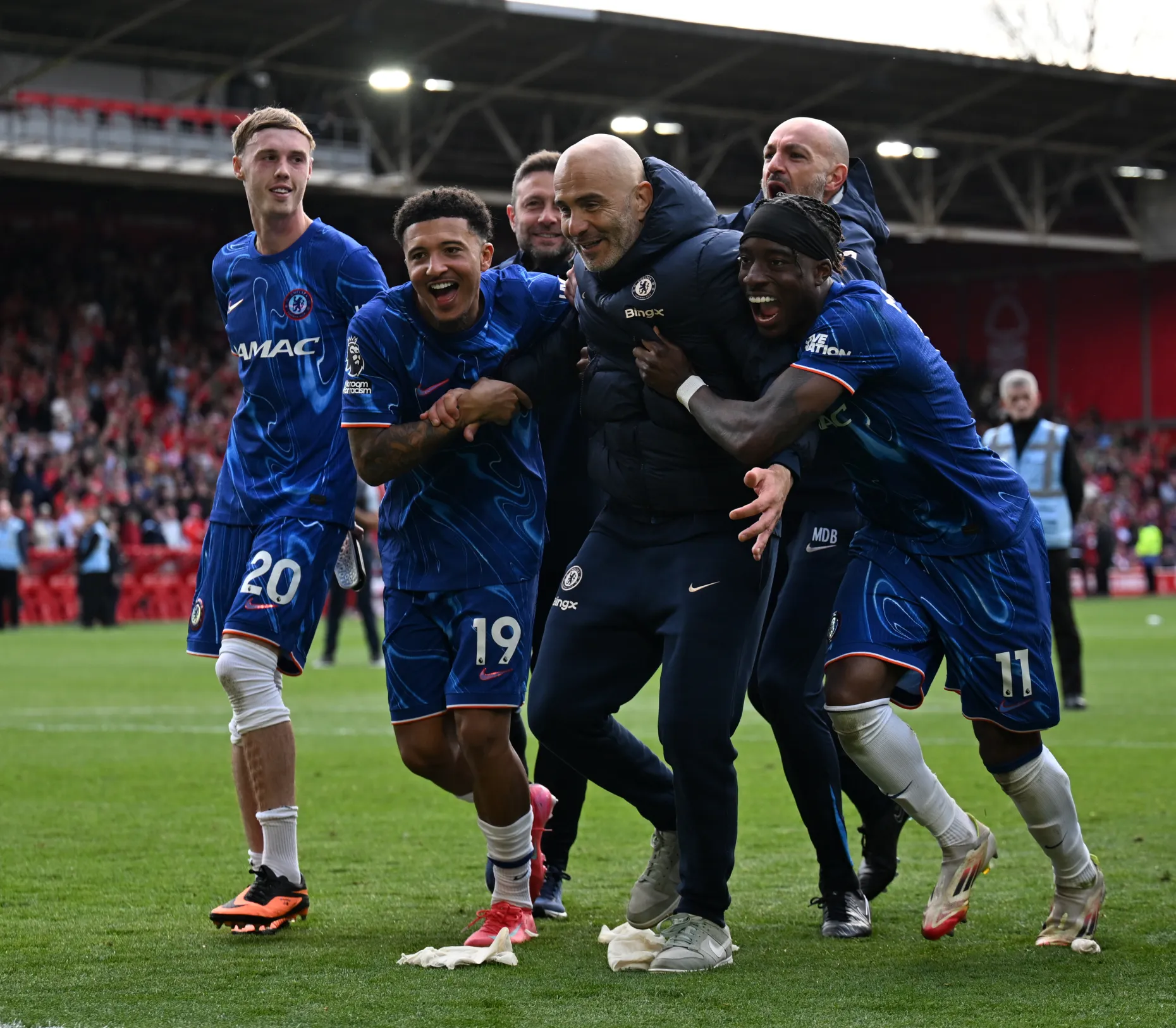 enzo maresca manager chelsea celebrates 998115114