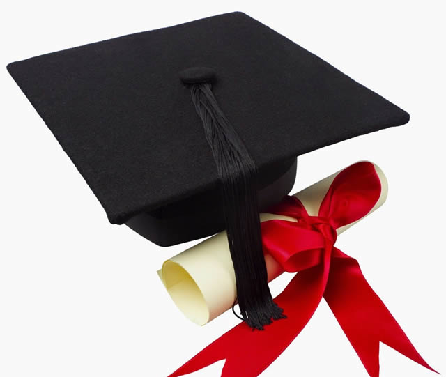 You are currently viewing Blonde Hair, N70,000 Gowns: Nigeria’s Graduation Craze Faces Pushback