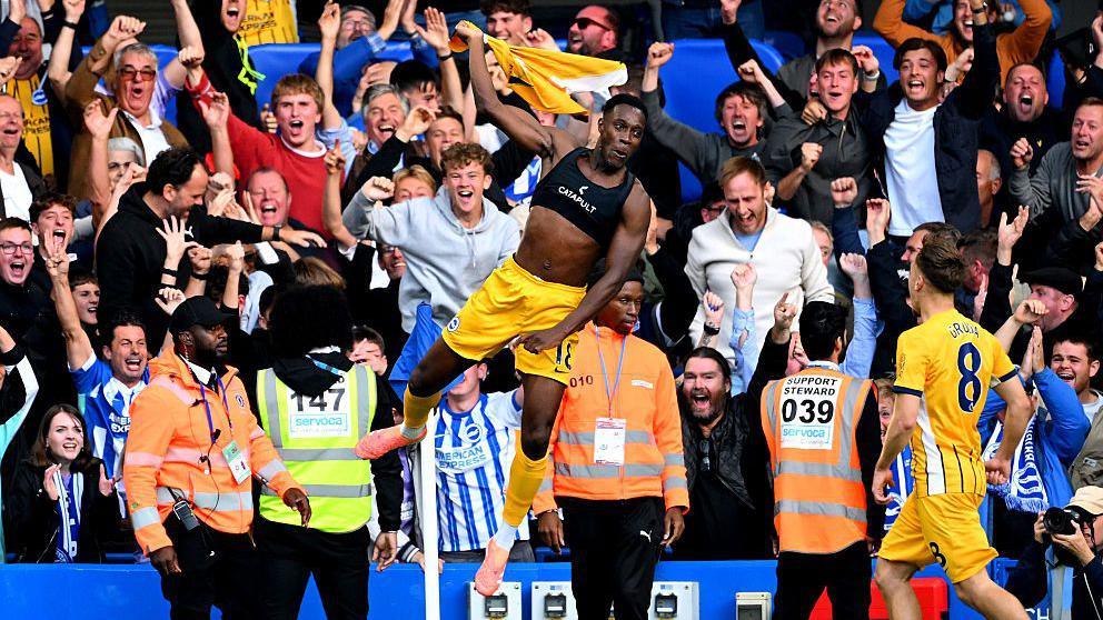 You are currently viewing Two for Welbeck as Brighton Beat 10-man Chelsea