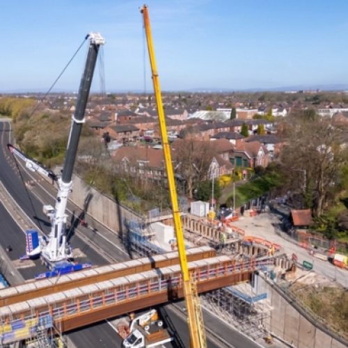 China Finishes World’s Highest Bridge in Time it Takes Britain to Build Motorway Overpass