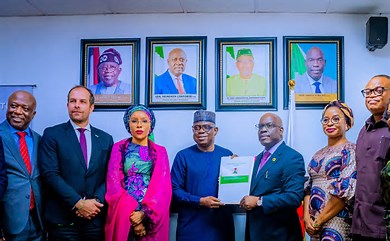 Read more about the article NNPC, TotalEnergies, Sapetro Sign Landmark PSC For Deepwater Blocks