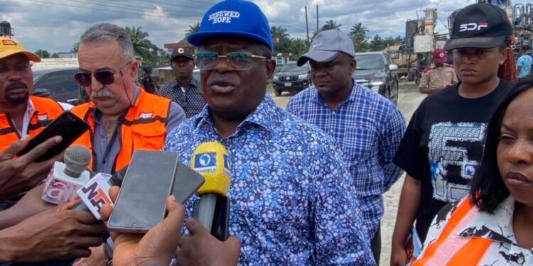 You are currently viewing Indigenous Contractors Free to Bid for Road Projects Above N20 billion – FG Clarifies
