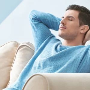 you feel sleepy on the couch but wide awake in bed psychology says you have these unique traits