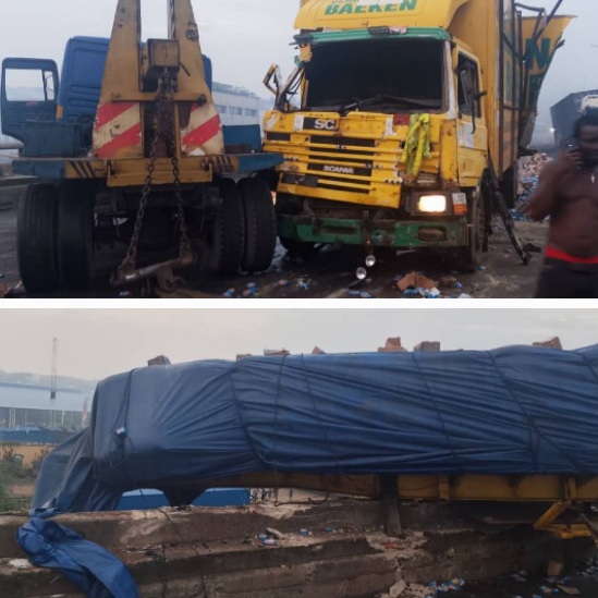 8 Dead as 6 Trucks Crash on Kara Bridge, Massive Traffic Gridlock Spreads into Lagos 1 Scene of accident on Kara Bridge