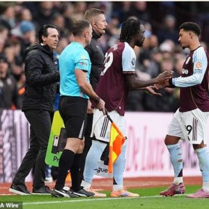 Jadon Sancho in New Low as He Gets Football's Ultimate Humiliation - as the Subbed-off Substitute - before Giving Boss Unai Emery the Cold Shoulder 9 Screenshot 26 10 2025 1817 https www.dailymail.co .uk