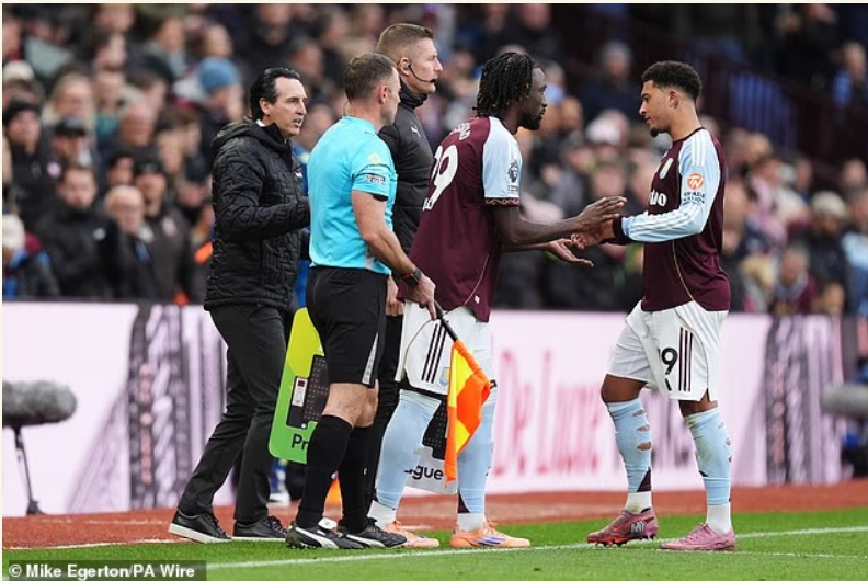 Jadon Sancho in New Low as He Gets Football's Ultimate Humiliation - as the Subbed-off Substitute - before Giving Boss Unai Emery the Cold Shoulder 1 Screenshot 26 10 2025 1817 https www.dailymail.co .uk