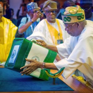 Budget Office Says FG’s Revenue Increased by 68% to N20.9trn in 2024 2 Tinubu presents budget 2024