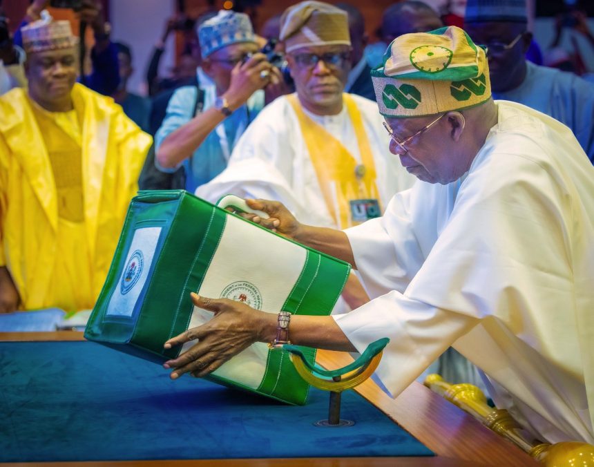 Budget Office Says FG’s Revenue Increased by 68% to N20.9trn in 2024 1 Tinubu presents budget 2024