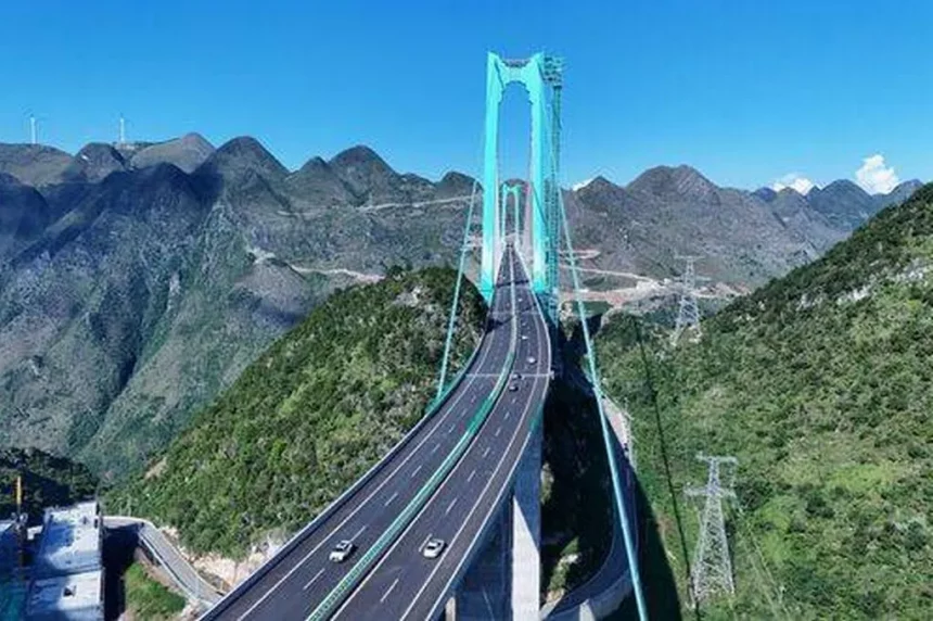 0 Aerial view of the Huajiang Grand Canyon Bridge