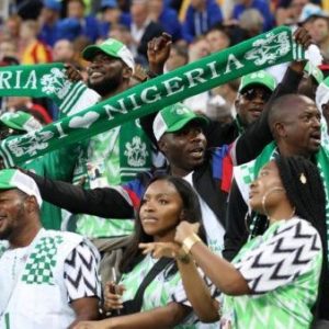 football fans e1555537784273