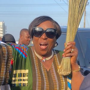 5727a239 27f8 4210 9557 5d20628c7e3f