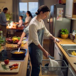 psychology says people who clean as they cook rather than leaving everything for the end tend to display these 8 distinctive traits 1